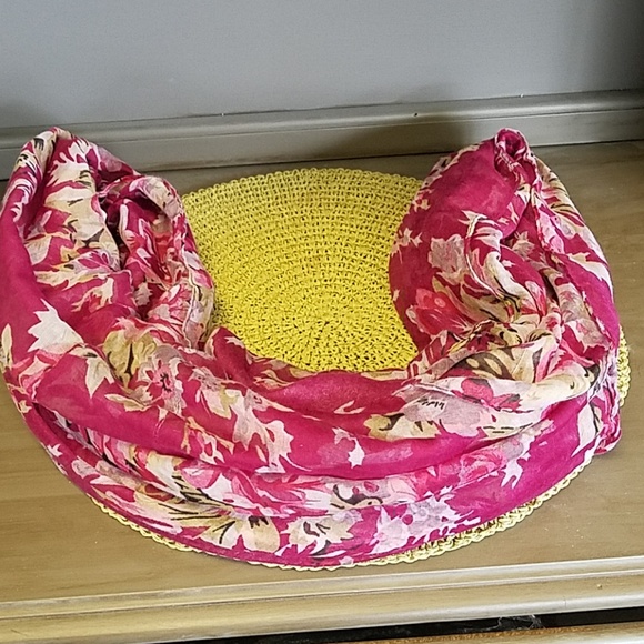 Floral infinity scarf - Picture 2 of 2